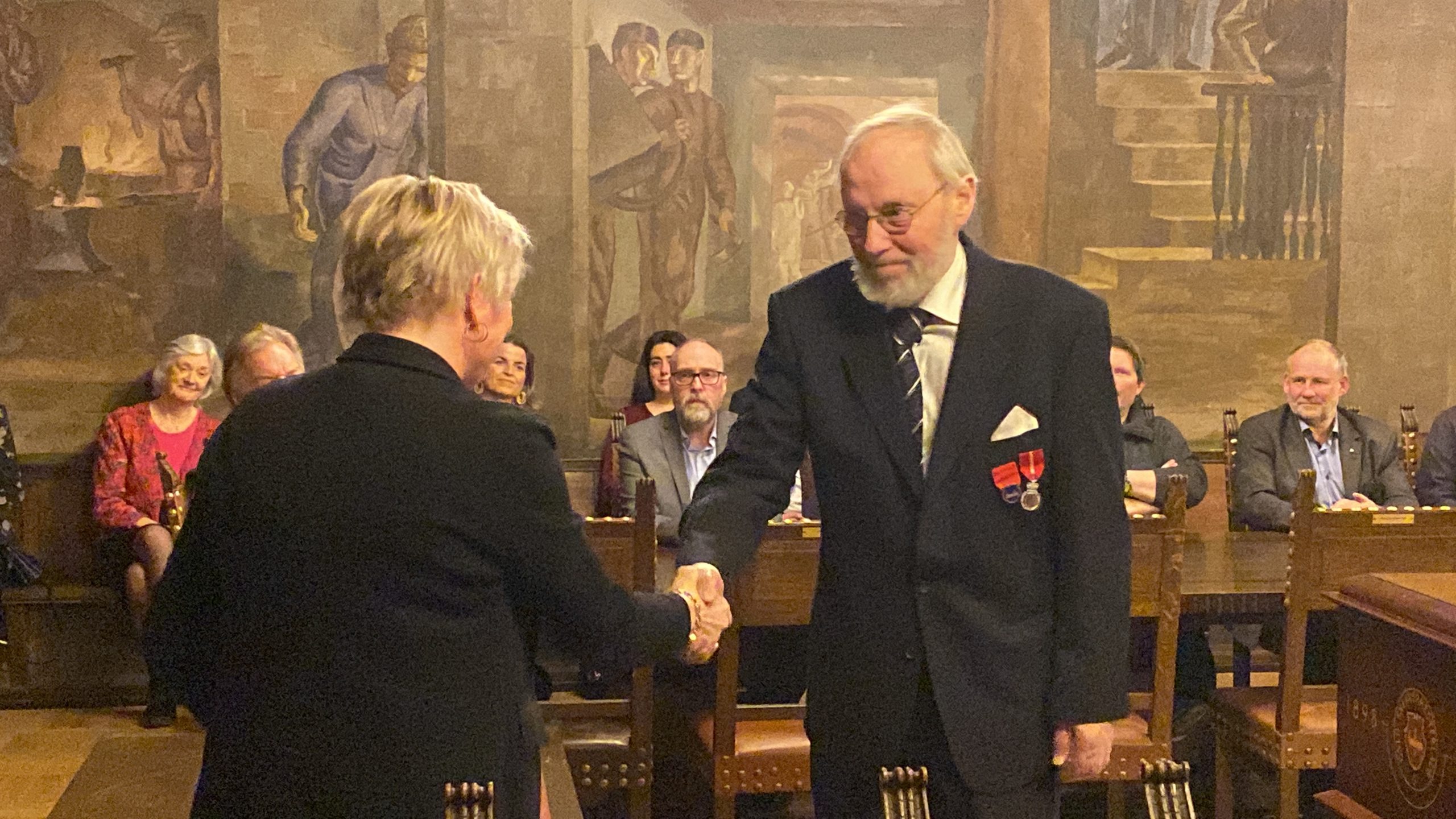 Kongens fortjenstmedalje til snekkermester Morten Hiorth